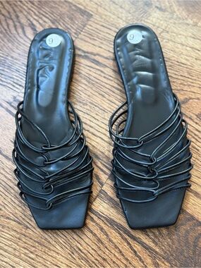 Aeyde Strappy Leather Flat Sandal Square Toe Black Size 40 US 10